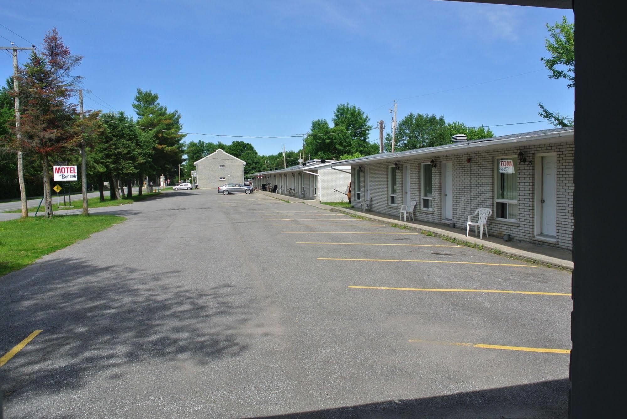 Motel Bonsoir Joliette Exterior photo